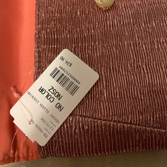 Purse - New wTag attached. Envelope style with snap closure; optional gold chain - Picture 2 of 7